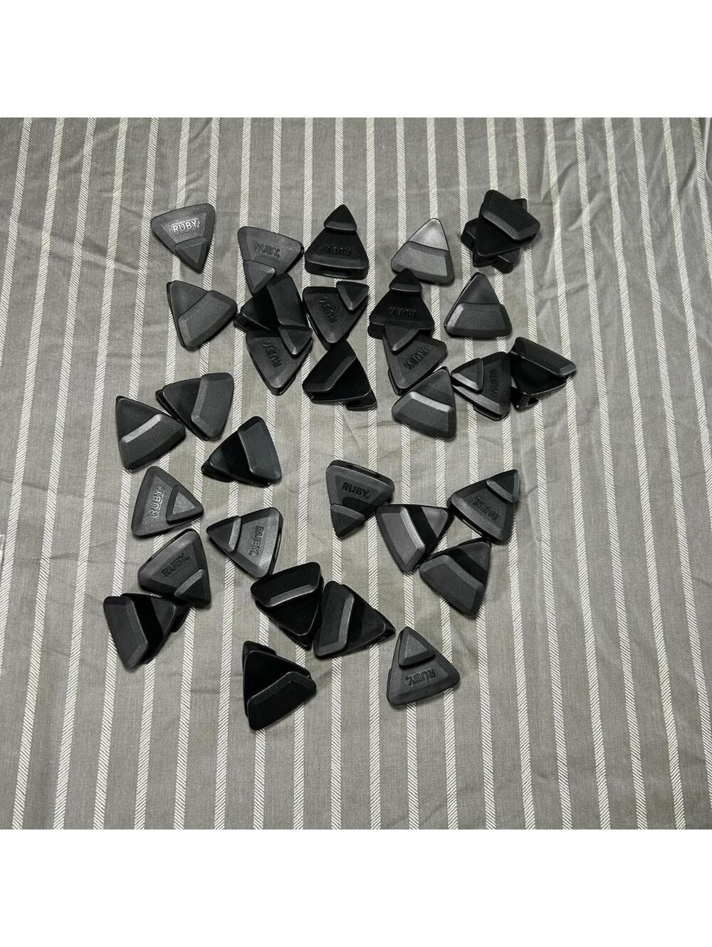RUBY Space Triangles lot of 32